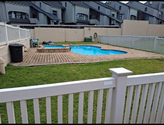 3 BEDROOM SECTIONAL TITLE FOR SALE IN UVONGO BEACH